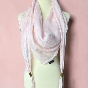 🆓 Shipping Authentic GUCCI Light Pink Frayed GG Motif Scarf with GG Barrel Beads